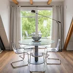 Traumhafte Am Park, Großer Balkon, Voll Ausgestattete Küche, Schreibtisch, Wifi, Smart Tv, Carport, Wallbox, Fahrräder *