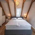 Traumhafte Am Park, Großer Balkon, Voll Ausgestattete Küche, Schreibtisch, Wifi, Smart Tv, Carport, Wallbox, Fahrräder Scheessel