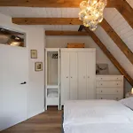 Traumhafte Am Park, Großer Balkon, Voll Ausgestattete Küche, Schreibtisch, Wifi, Smart Tv, Carport, Wallbox, Fahrräder *