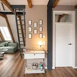 Traumhafte Am Park, Großer Balkon, Voll Ausgestattete Küche, Schreibtisch, Wifi, Smart Tv, Carport, Wallbox, Fahrräder *