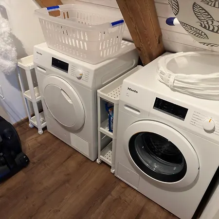 Διαμέρισμα Traumhafte Am Park, Grosser Balkon, Voll Ausgestattete Kueche, Schreibtisch, Wifi, Smart Tv, Carport, Wallbox, Fahrraeder Scheessel
