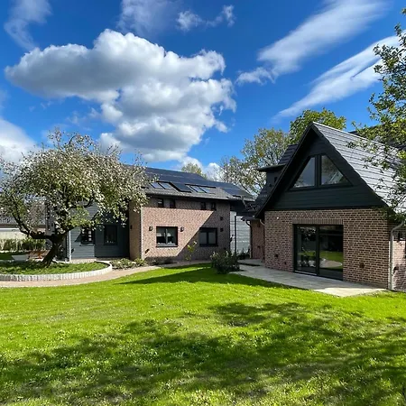 Apartamento Traumhafte Am Park, Großer Balkon, Voll Ausgestattete Küche, Schreibtisch, Wifi, Smart Tv, Carport, Wallbox, Fahrräder *