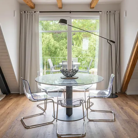 Traumhafte Am Park, Grosser Balkon, Voll Ausgestattete Kueche, Schreibtisch, Wifi, Smart Tv, Carport, Wallbox, Fahrraeder *