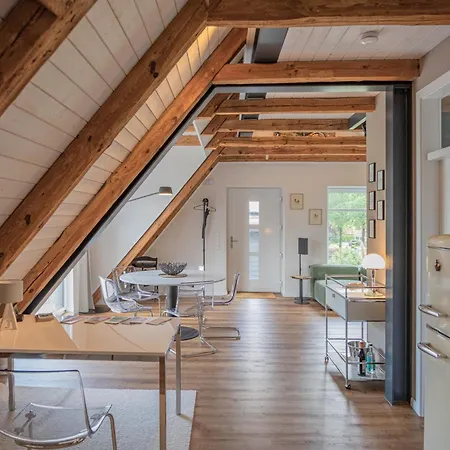 شقة Traumhafte Am Park, Grosser Balkon, Voll Ausgestattete Kueche, Schreibtisch, Wifi, Smart Tv, Carport, Wallbox, Fahrraeder شيسيل