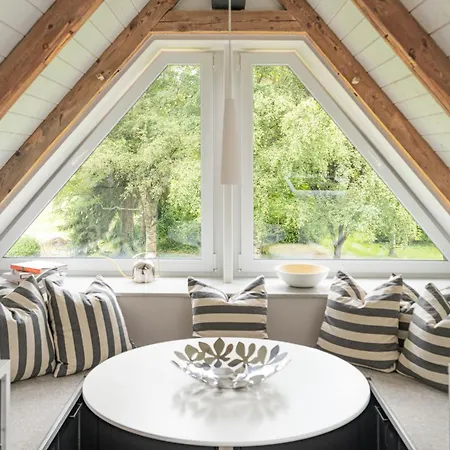 Traumhafte Am Park, Grosser Balkon, Voll Ausgestattete Kueche, Schreibtisch, Wifi, Smart Tv, Carport, Wallbox, Fahrraeder 公寓