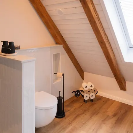 شقة Traumhafte Am Park, Grosser Balkon, Voll Ausgestattete Kueche, Schreibtisch, Wifi, Smart Tv, Carport, Wallbox, Fahrraeder