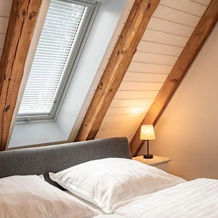 شقة Traumhafte Am Park, Grosser Balkon, Voll Ausgestattete Kueche, Schreibtisch, Wifi, Smart Tv, Carport, Wallbox, Fahrraeder *