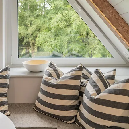 Traumhafte Am Park, Grosser Balkon, Voll Ausgestattete Kueche, Schreibtisch, Wifi, Smart Tv, Carport, Wallbox, Fahrraeder *