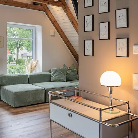 Traumhafte Am Park, Grosser Balkon, Voll Ausgestattete Kueche, Schreibtisch, Wifi, Smart Tv, Carport, Wallbox, Fahrraeder
