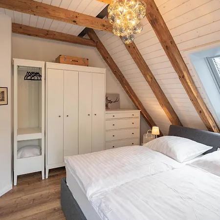 Traumhafte Am Park, Grosser Balkon, Voll Ausgestattete Kueche, Schreibtisch, Wifi, Smart Tv, Carport, Wallbox, Fahrraeder شقة *