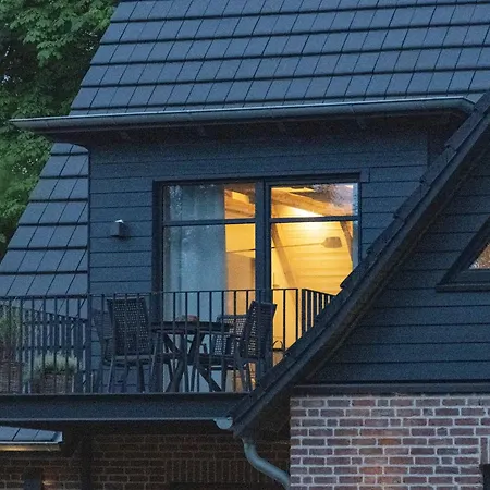 Traumhafte Am Park, Grosser Balkon, Voll Ausgestattete Kueche, Schreibtisch, Wifi, Smart Tv, Carport, Wallbox, Fahrraeder 公寓