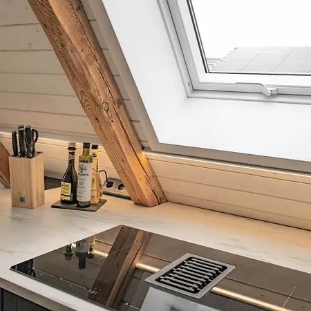Traumhafte Am Park, Grosser Balkon, Voll Ausgestattete Kueche, Schreibtisch, Wifi, Smart Tv, Carport, Wallbox, Fahrraeder 公寓