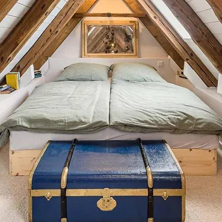 Traumhafte Am Park, Grosser Balkon, Voll Ausgestattete Kueche, Schreibtisch, Wifi, Smart Tv, Carport, Wallbox, Fahrraeder