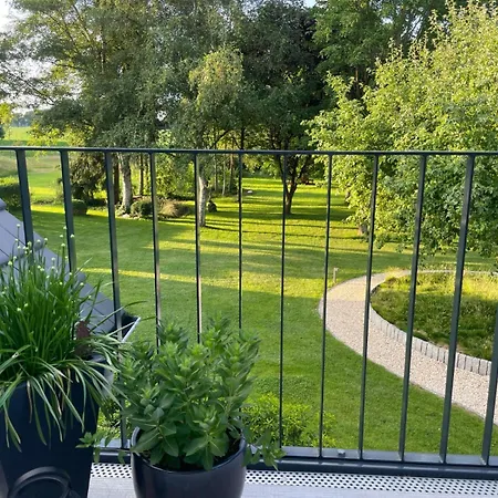 公寓 Traumhafte Am Park, Grosser Balkon, Voll Ausgestattete Kueche, Schreibtisch, Wifi, Smart Tv, Carport, Wallbox, Fahrraeder 希舍尔