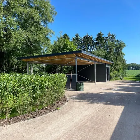 公寓 Traumhafte Am Park, Grosser Balkon, Voll Ausgestattete Kueche, Schreibtisch, Wifi, Smart Tv, Carport, Wallbox, Fahrraeder *