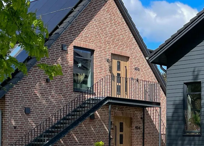 Traumhafte Am Park, Grosser Balkon, Voll Ausgestattete Kueche, Schreibtisch, Wifi, Smart Tv, Carport, Wallbox, Fahrraeder Scheessel