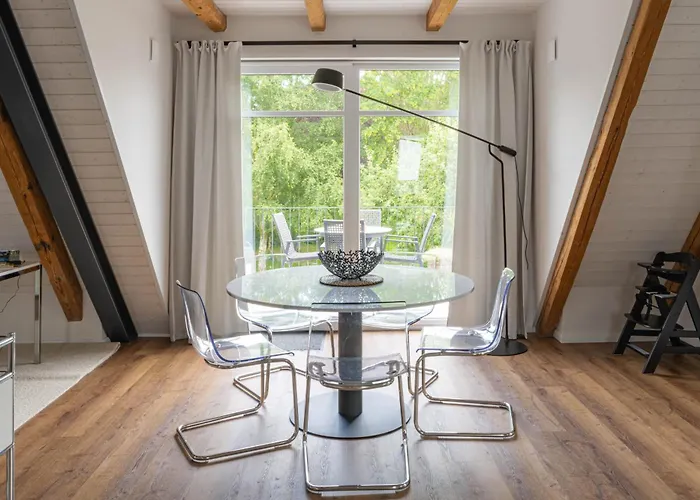 Traumhafte Am Park, Großer Balkon, Voll Ausgestattete Küche, Schreibtisch, Wifi, Smart Tv, Carport, Wallbox, Fahrräder *