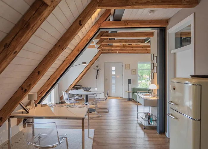 Διαμέρισμα Traumhafte Am Park, Grosser Balkon, Voll Ausgestattete Kueche, Schreibtisch, Wifi, Smart Tv, Carport, Wallbox, Fahrraeder Scheessel