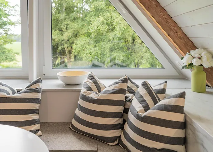 Traumhafte Am Park, Grosser Balkon, Voll Ausgestattete Kueche, Schreibtisch, Wifi, Smart Tv, Carport, Wallbox, Fahrraeder *