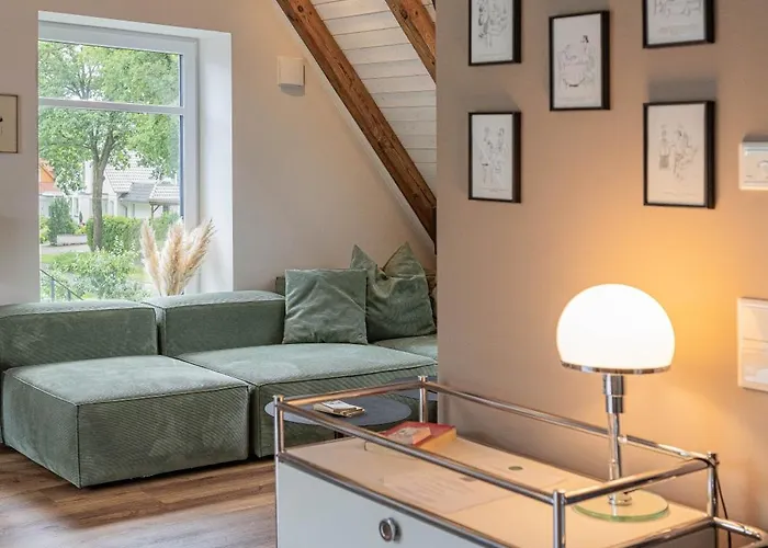 Traumhafte Am Park, Grosser Balkon, Voll Ausgestattete Kueche, Schreibtisch, Wifi, Smart Tv, Carport, Wallbox, Fahrraeder