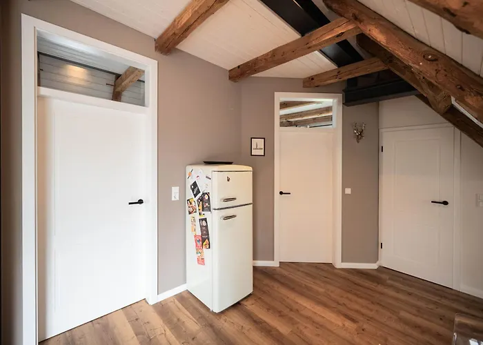 Διαμέρισμα Traumhafte Am Park, Grosser Balkon, Voll Ausgestattete Kueche, Schreibtisch, Wifi, Smart Tv, Carport, Wallbox, Fahrraeder