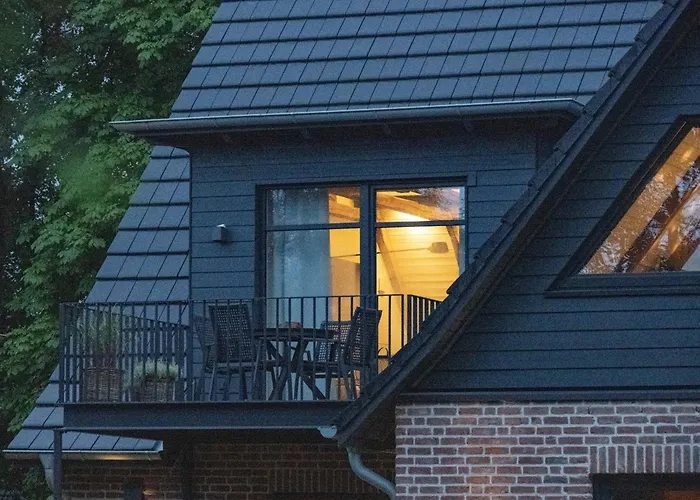 Traumhafte Am Park, Großer Balkon, Voll Ausgestattete Küche, Schreibtisch, Wifi, Smart Tv, Carport, Wallbox, Fahrräder Apartamento