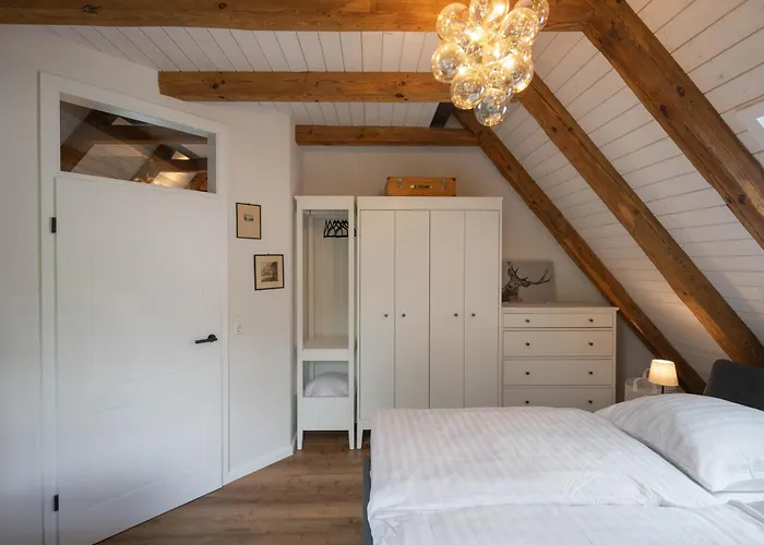 Traumhafte Am Park, Großer Balkon, Voll Ausgestattete Küche, Schreibtisch, Wifi, Smart Tv, Carport, Wallbox, Fahrräder *