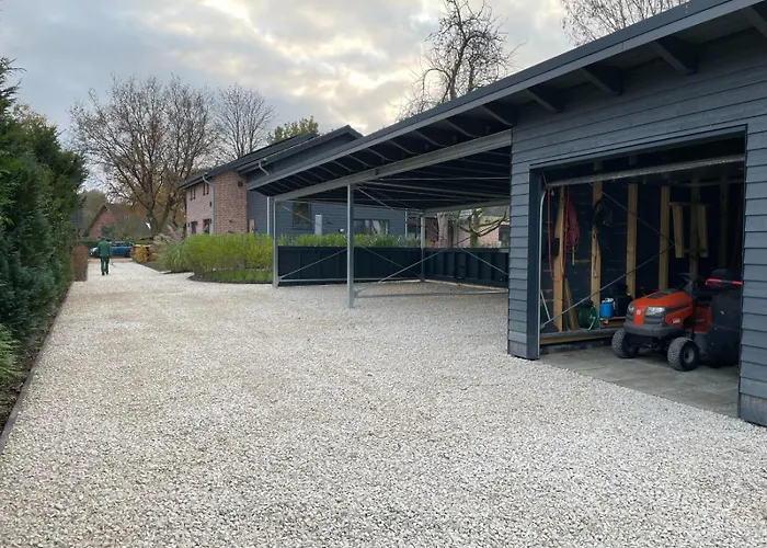 Traumhafte Am Park, Grosser Balkon, Voll Ausgestattete Kueche, Schreibtisch, Wifi, Smart Tv, Carport, Wallbox, Fahrraeder Διαμέρισμα *